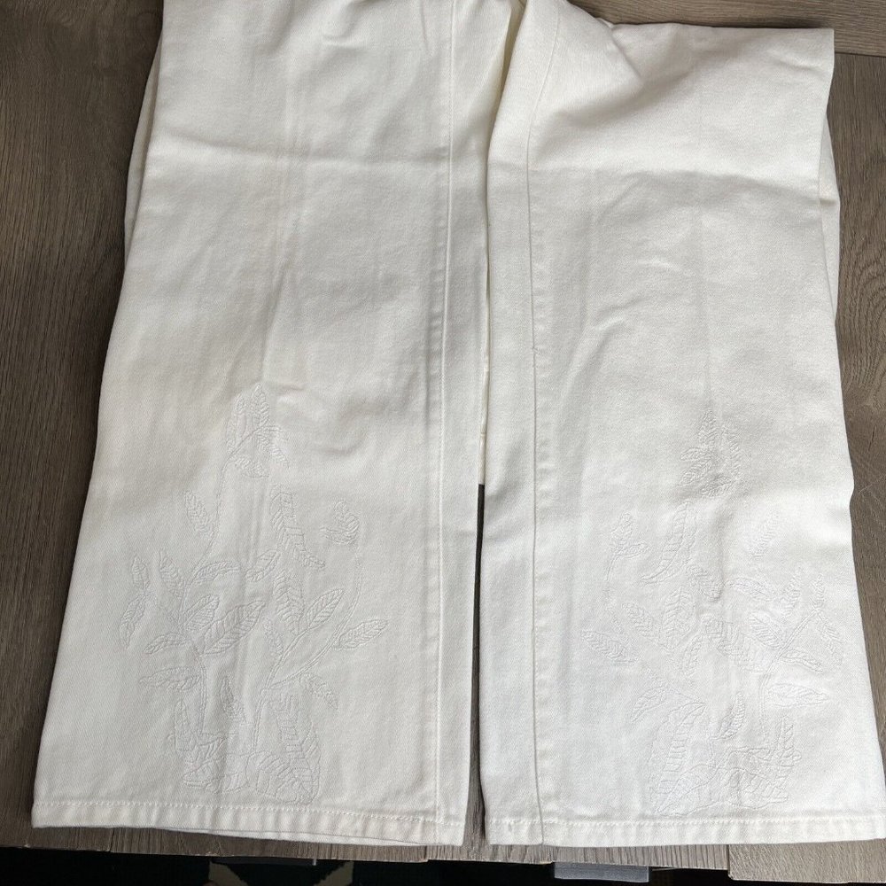 Anne Klein Jeans Womens 14 White 5 Pocket Jeans Embroidery detail at Hem - Picture 6 of 14